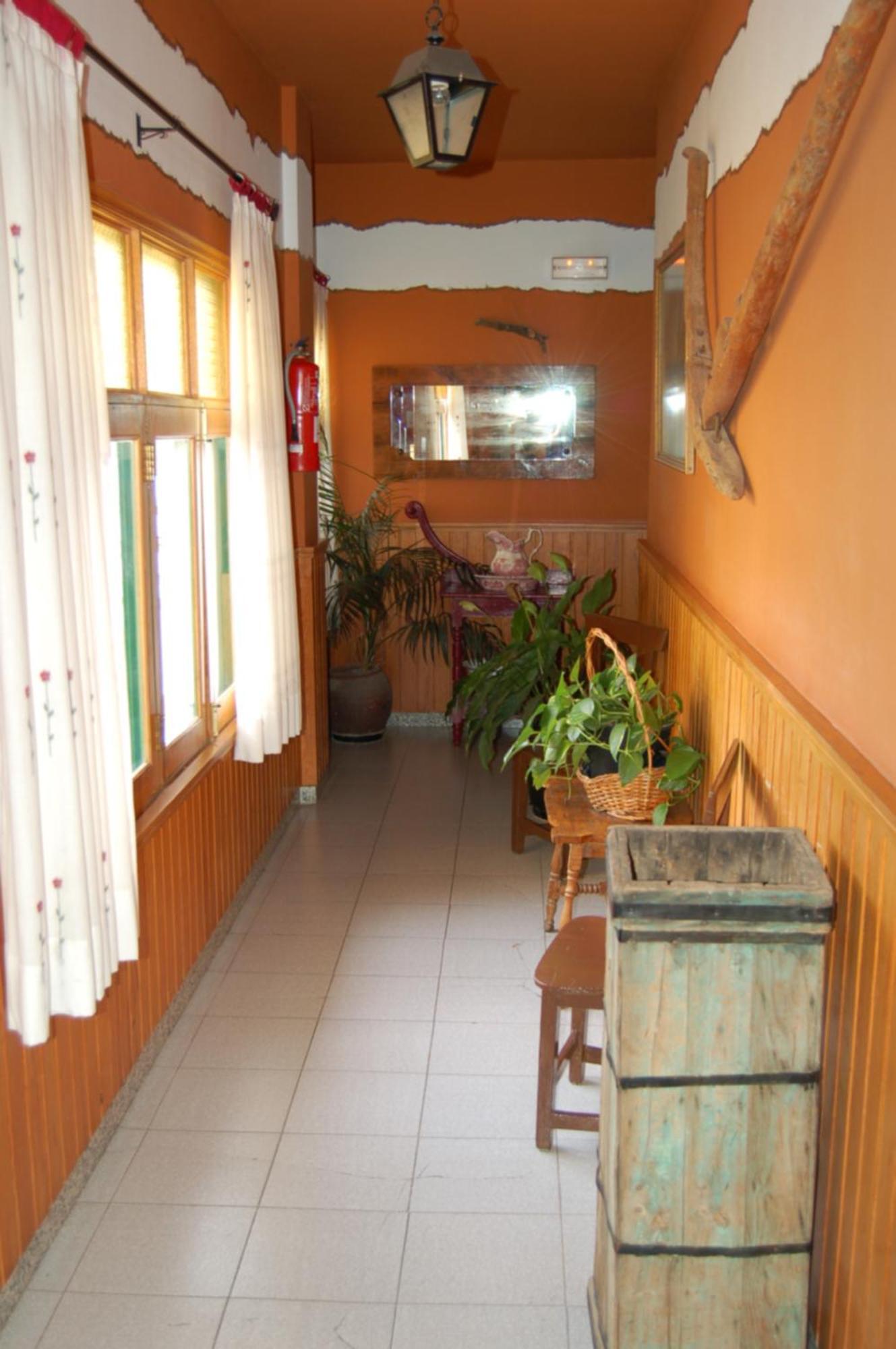 El Sombrerito Hotel 2*